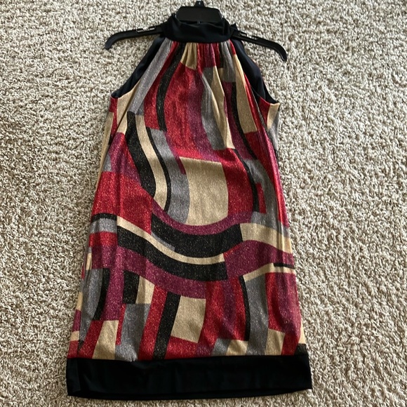 Blush Dresses & Skirts - ❤️NWT Chic Geometric Halter Dress - Red, Black, Gold❤️